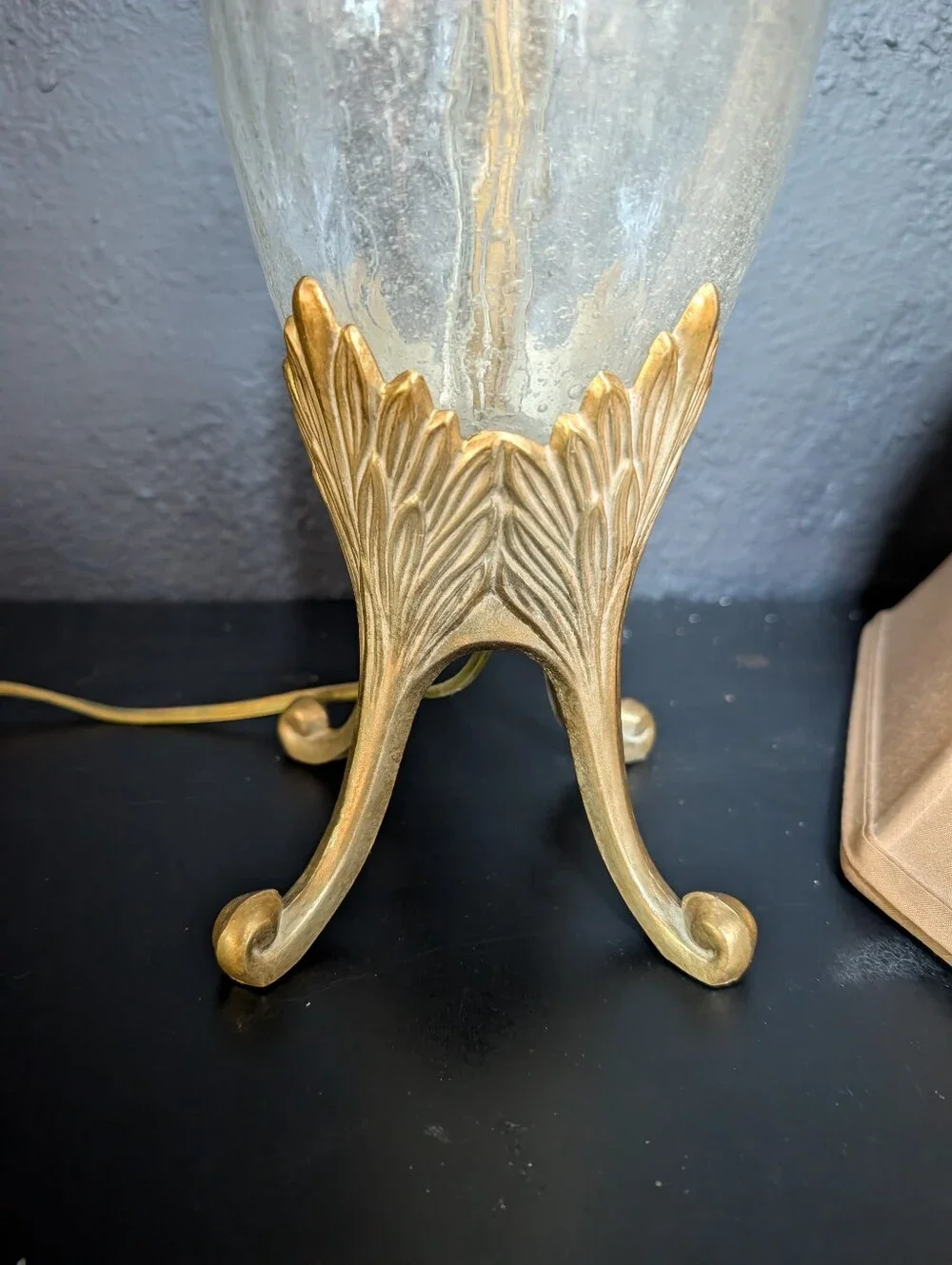 Vintage Ornate Gold Gilt Regency Mercury Glass Footed Table lamp 25